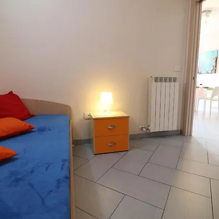 Claudia A 6 Posti * Отранто