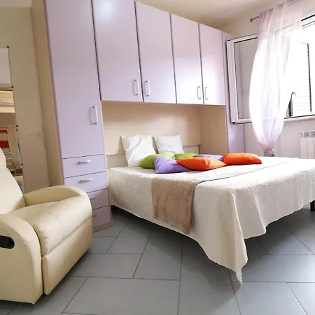 Claudia A 6 Posti * Отранто