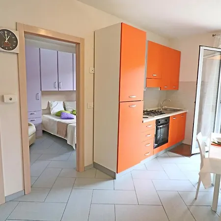 Claudia A 6 Posti * Otranto